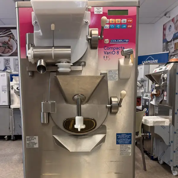 Compacta Vario 8 US Elite / Batch Freezer 208-230V/60/3W (Usada en buenas condiciones)